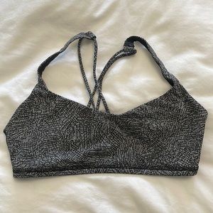 Lululemon Free to Be sports bra